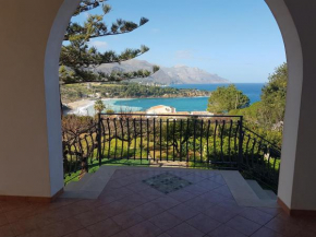Villa chiara molto panoramica a scopello
